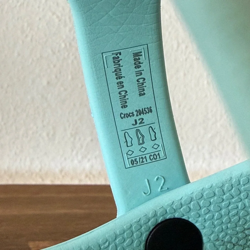 Crocs Classic Clog Mint Green Aqua Size J2 Kids Youth Slip On Shoes